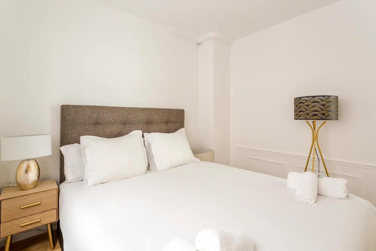 8P - 3Br Le Marais Spacious - Central - Historic Apt Paris Exterior photo